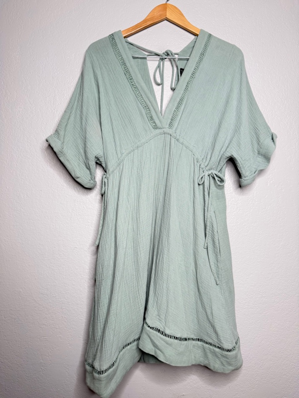 Sage Green V-Neck Gauze Tie-Waist Dress sz L
